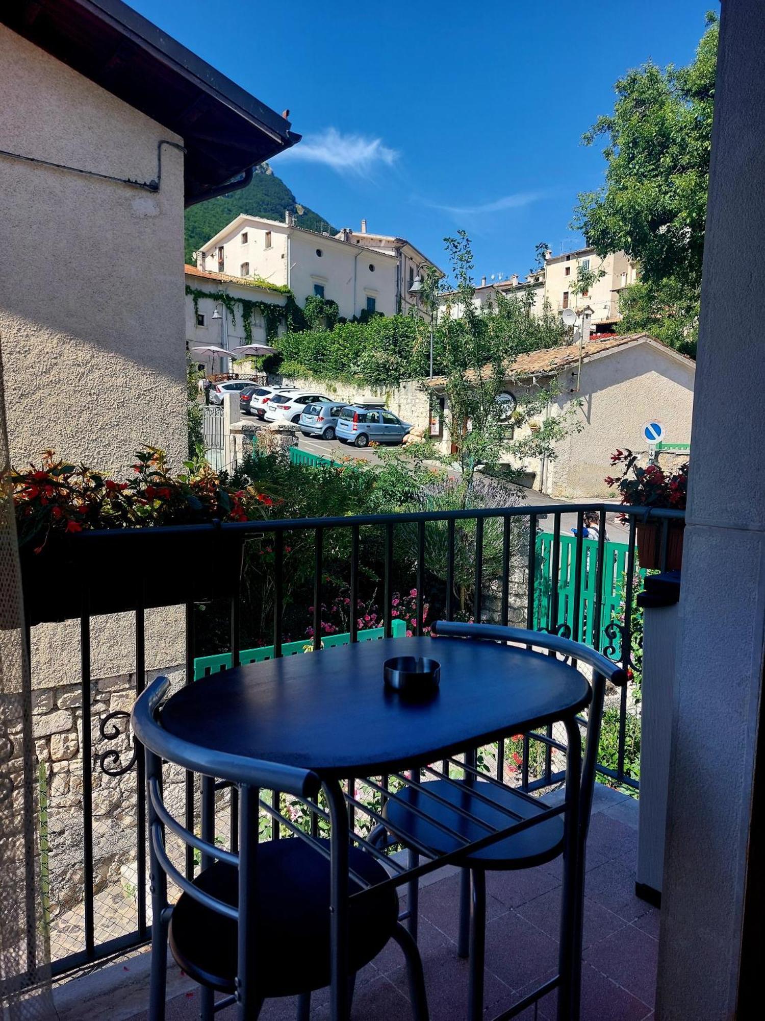 Villa A Due Passi Dai Lupi Civitella Alfedena Esterno foto