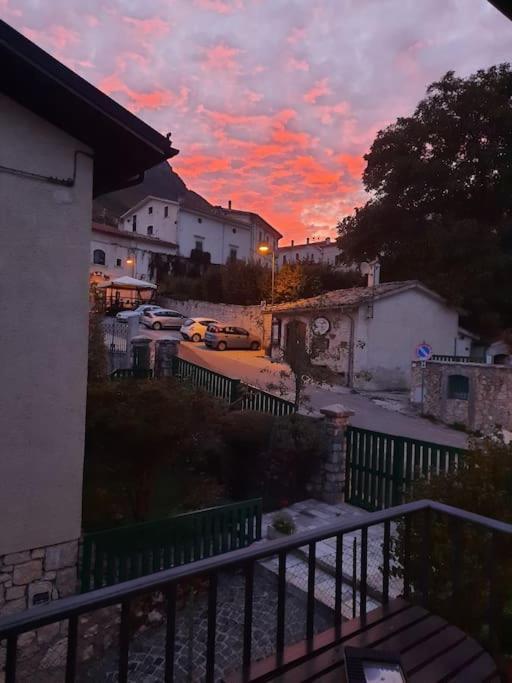 Villa A Due Passi Dai Lupi Civitella Alfedena Esterno foto