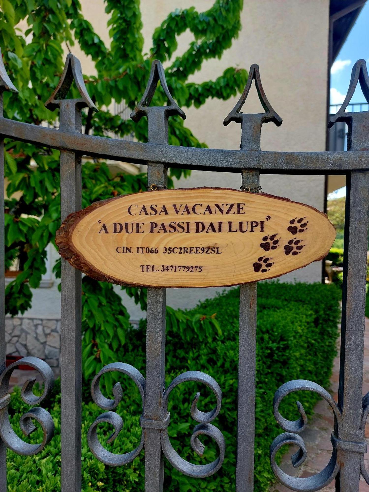 Villa A Due Passi Dai Lupi Civitella Alfedena Esterno foto
